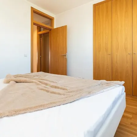 Modern 2 Bedroom With Balcony And Amazing Views Appartamento Lisbona