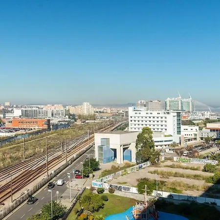 Modern 2 Bedroom With Balcony And Amazing Views * Lisbona