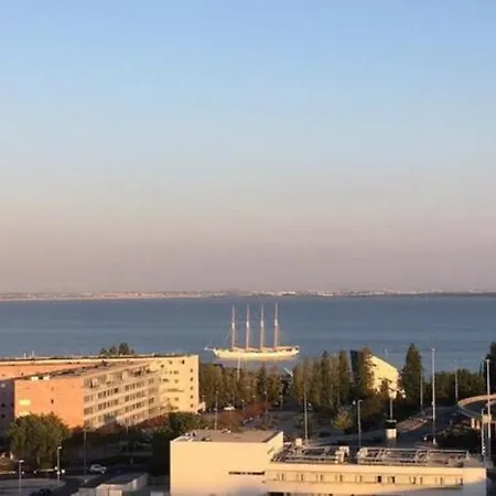 Modern 2 Bedroom With Balcony And Amazing Views Apartment
