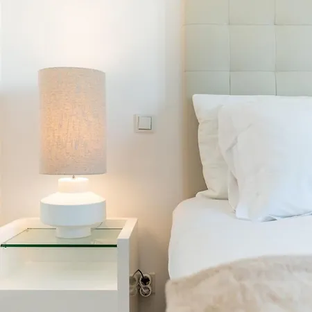 Modern 2 Bedroom With Balcony And Amazing Views アパート リスボン