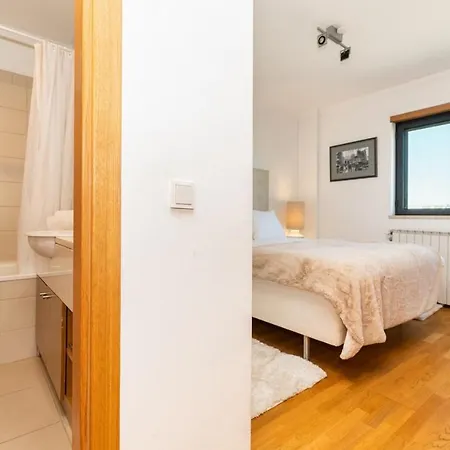 Lejlighed Modern 2 Bedroom With Balcony And Amazing Views *